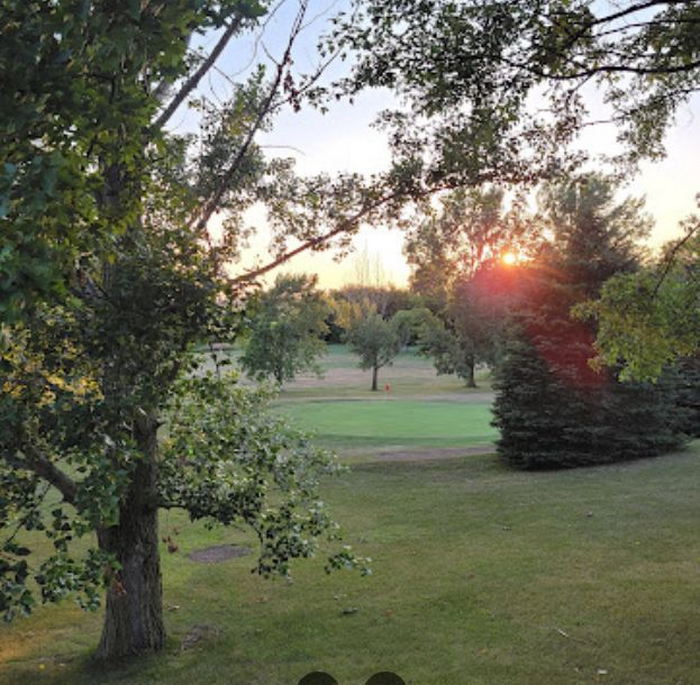 Sherwood On the Hill Golf & Motel - Web Listing (newer photo)